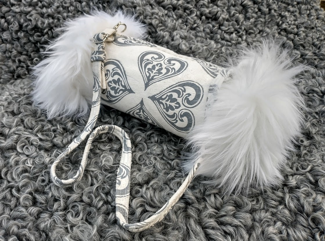 2026-08-22 – Skinnfell: Block Printed Sheepskin Muff Handwarmer